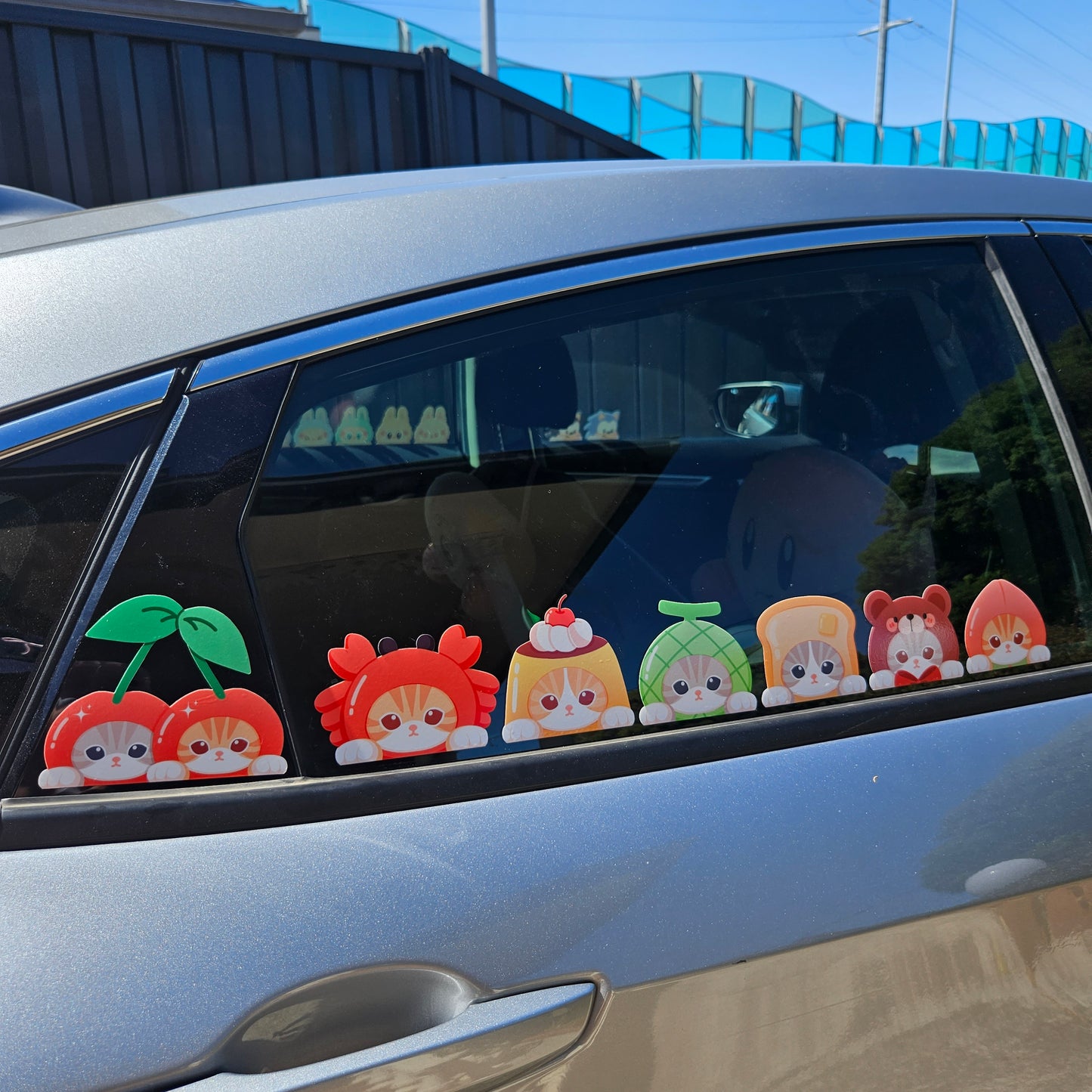V2 Mofusand Peeker Sticker Blind Bags