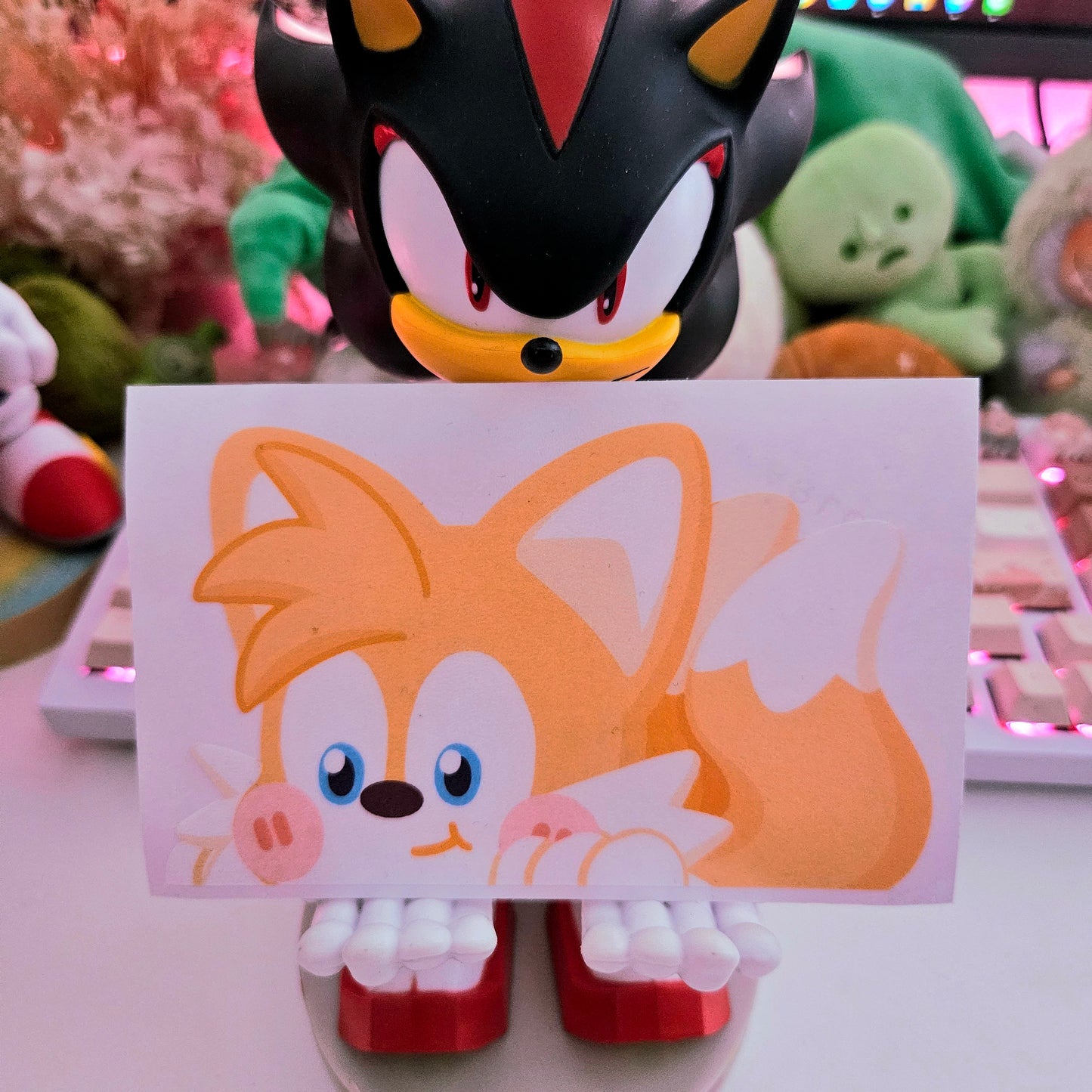 Tails Peeker