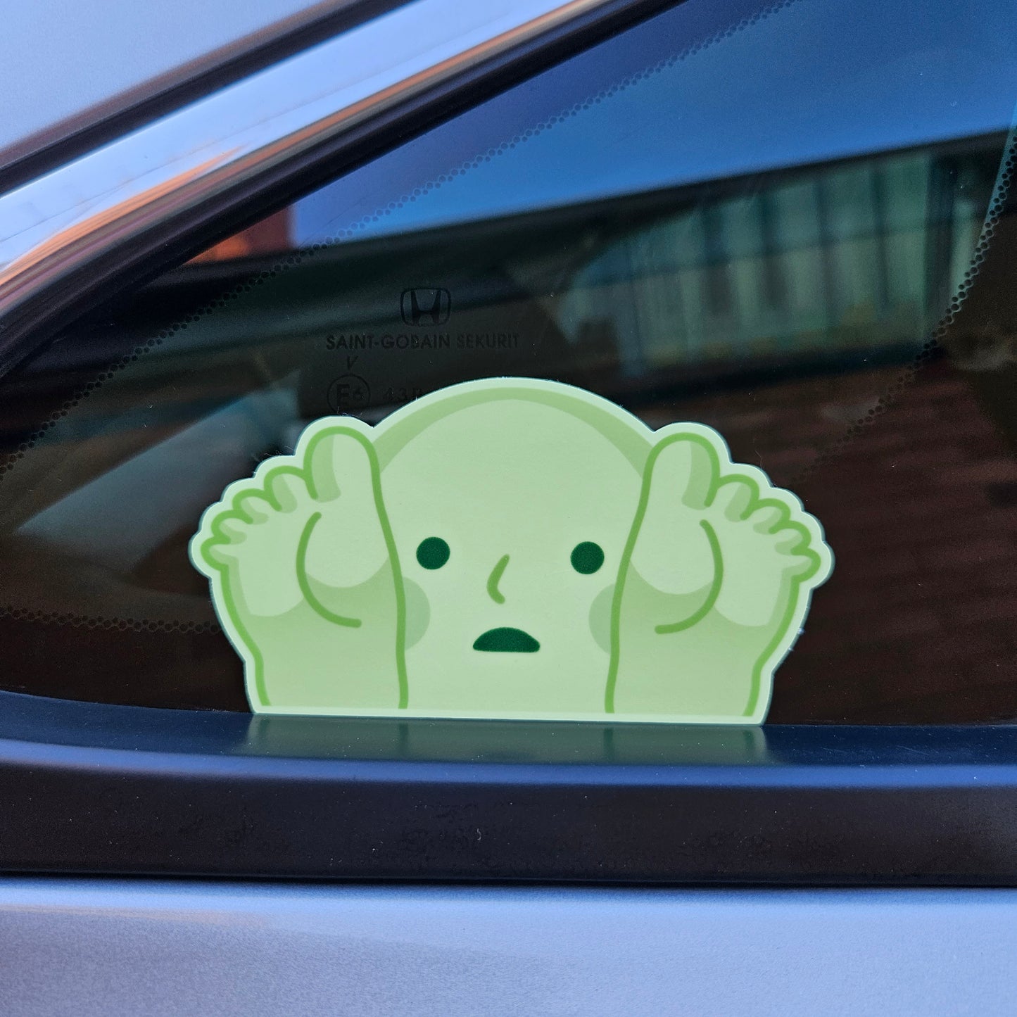 Feetski Peeker