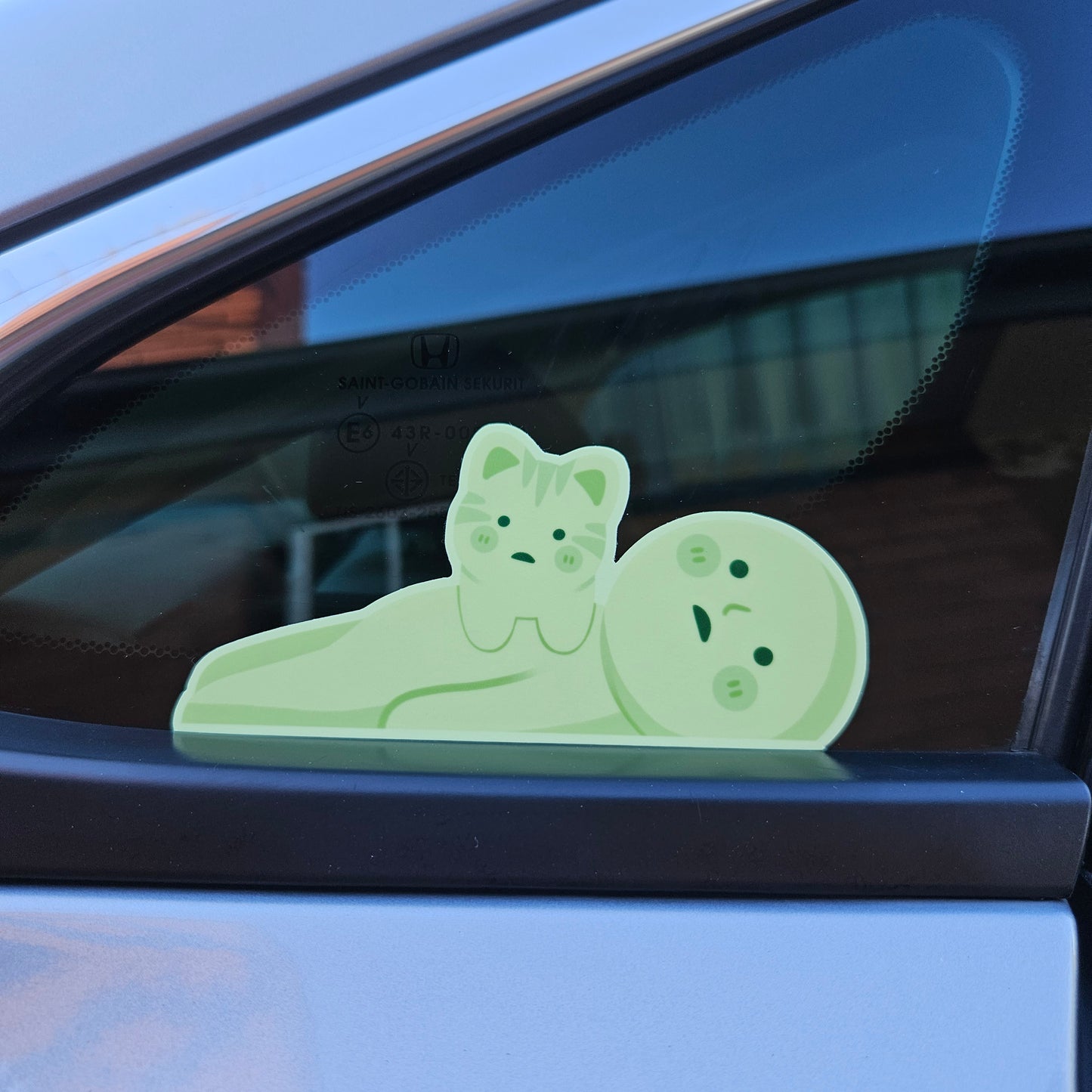 Cat Napski Peeker